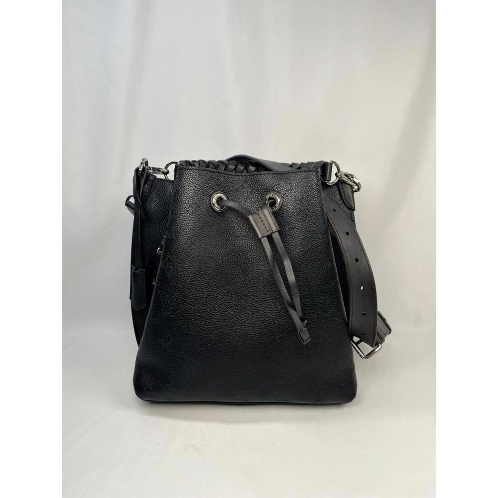Pre-Owned LOUIS VUITTON Mahina Muria Black Handbag